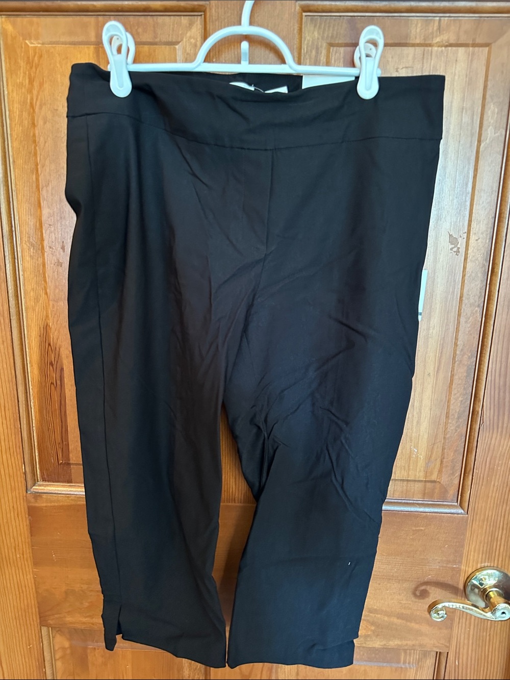Jules & Leopold Black Capri Pants